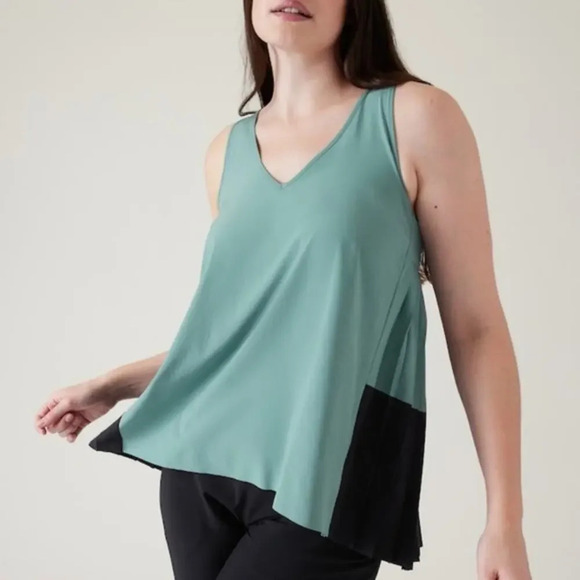 NWT Athleta Women's‎ Small Pleated Deep Ocean Teal Sleeveless V-Neck Tank Top - Picture 1 of 6